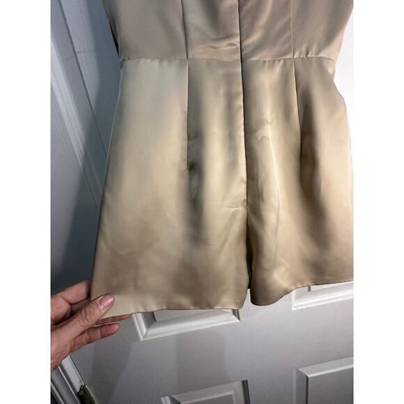House Of London Tan Cream V-Neckline Sleeveless Romper Size Small - Picture 8 of 16